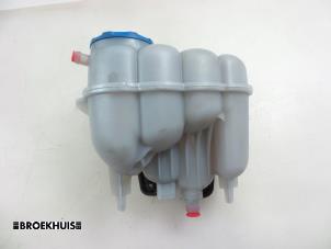 Used Expansion vessel Audi A4 (B9) 2.0 T MHEV 16V Price € 20,00 Margin scheme offered by Autobedrijf Broekhuis B.V.