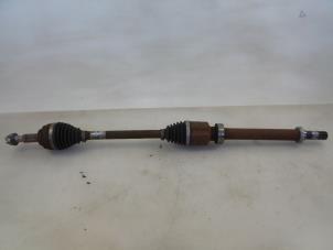 Used Front drive shaft, right Renault Clio IV Estate/Grandtour (7R) 1.5 Energy dCi 90 FAP Price € 40,00 Margin scheme offered by Autobedrijf Broekhuis B.V.