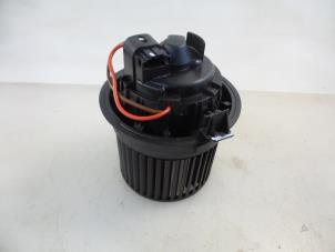 Used Heating and ventilation fan motor Renault Clio IV Estate/Grandtour (7R) 1.5 Energy dCi 90 FAP Price € 50,00 Margin scheme offered by Autobedrijf Broekhuis B.V.