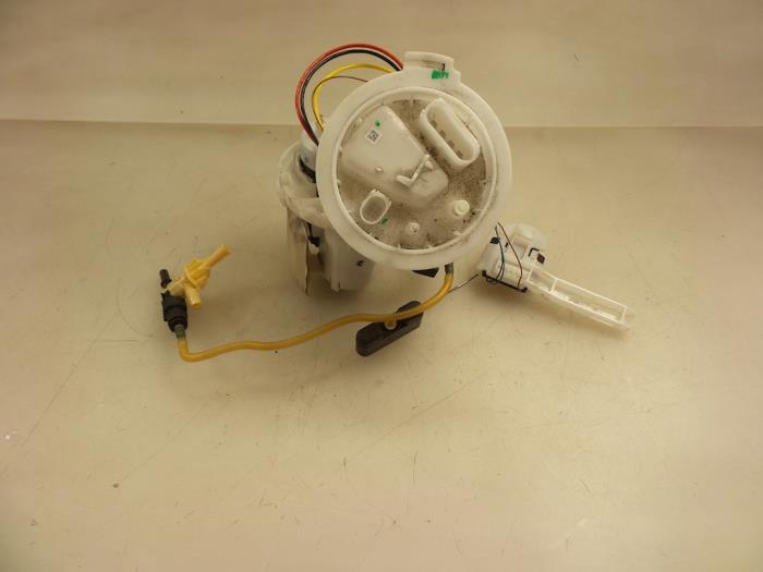 Gebrauchte Kraftstoffpumpe Elektrisch Audi A4 (B9) 2.0 T MHEV 16V Preis € 100,00 Margenregelung angeboten von Autobedrijf Broekhuis B.V.