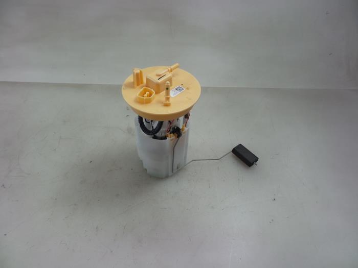 Electric fuel pump from a Ford Focus 4 1.0 Ti-VCT EcoBoost 12V 100 2019
