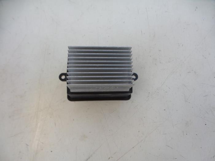 Heater resistor from a Citroën C4 Picasso (3D/3E) 1.6 BlueHDI 120 2016