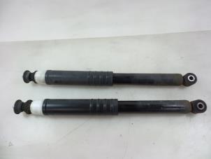Used Shock absorber kit Renault Clio IV Estate/Grandtour (7R) 0.9 Energy TCE 90 12V Price € 40,00 Margin scheme offered by Autobedrijf Broekhuis B.V.