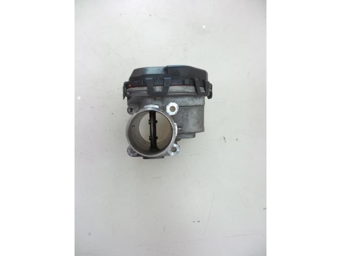 Gebrauchte Drosselklappengehäuse Peugeot 308 SW (L4/L9/LC/LJ/LR) 1.6 BlueHDi 120 Preis € 40,00 Margenregelung angeboten von Autobedrijf Broekhuis B.V.