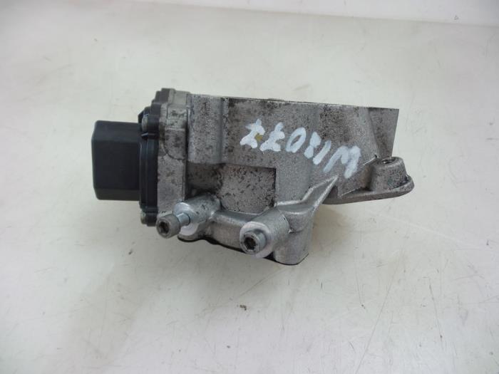 EGR valve from a Opel Movano 2.3 CDTi 16V FWD 2013