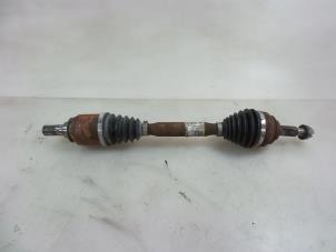 Used Front drive shaft, left Renault Clio IV (5R) 1.2 TCE 16V GT EDC Price € 85,00 Margin scheme offered by Autobedrijf Broekhuis B.V.