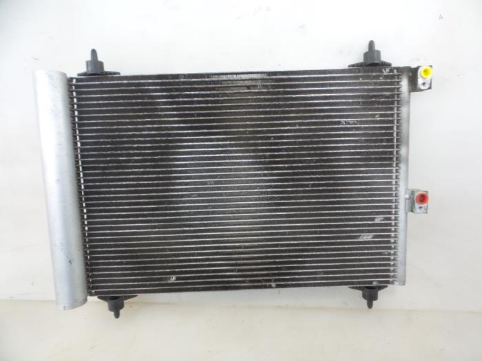 Air conditioning radiator from a Peugeot Partner 1.6 HDI 75 2009