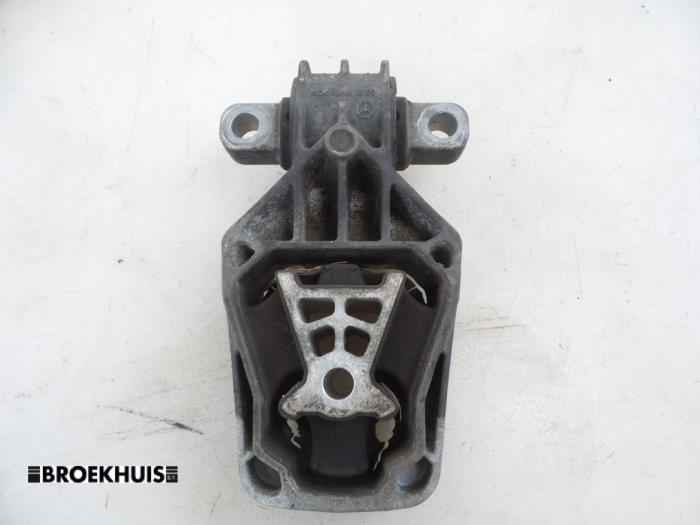 Used Engine mount Mercedes A (W176) 1.8 A-180 CDI 16V Autom. Price € 25,00 Margin scheme offered by Autobedrijf Broekhuis B.V.