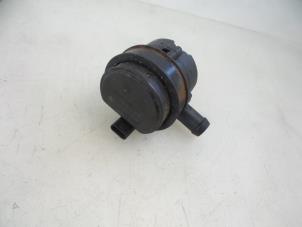 Used Water pump Mercedes A (W176) 1.8 A-180 CDI 16V Autom. Price € 25,00 Margin scheme offered by Autobedrijf Broekhuis B.V.