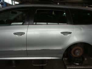 Gebrauchte Tür 4-türig links hinten Volkswagen Passat Variant (3C5) 2.0 TDI 16V 140 Preis € 150,00 Margenregelung angeboten von Autobedrijf Broekhuis B.V.
