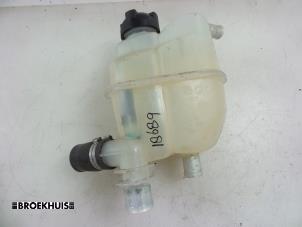 Used Expansion vessel Smart Fortwo Cabrio (450.4) 0.7 Price € 20,00 Margin scheme offered by Autobedrijf Broekhuis B.V.