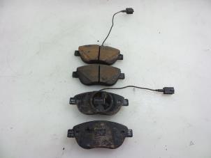 Used Front brake pad Opel Combo 1.3 CDTI 16V Price € 30,25 Inclusive VAT offered by Autobedrijf Broekhuis B.V.