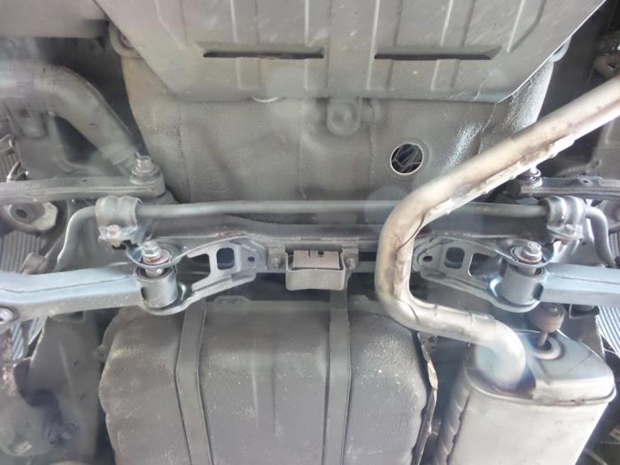 Usados Subchasis Hyundai i30 (GDHB5) 1.6 GDI Blue 16V Precio € 125,00 Norma de margen ofrecido por Autobedrijf Broekhuis B.V.