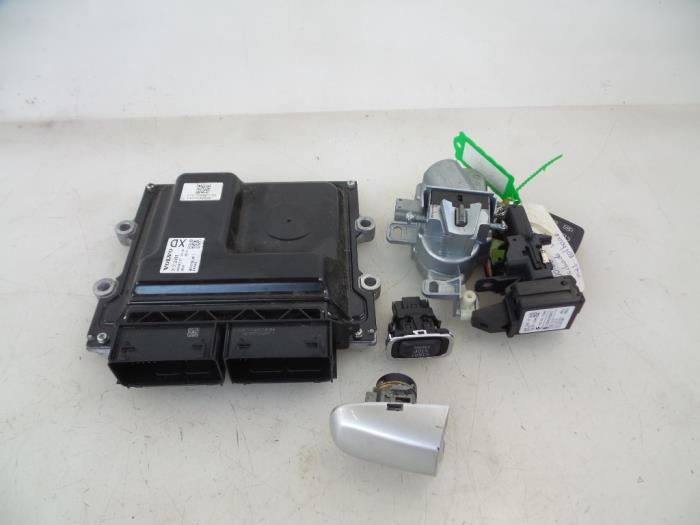 Used Injection computer Volvo V40 (MV) 2.0 D4 16V Price € 125,00 Margin scheme offered by Autobedrijf Broekhuis B.V.