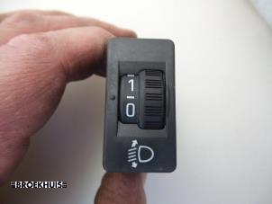 Usados Interruptor faro lhv Citroen C4 Picasso (3D/3E) 1.6 e-HDi 115 Precio € 10,00 Norma de margen ofrecido por Autobedrijf Broekhuis B.V.