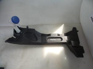 Used Front windscreen washer reservoir Citroen C4 Picasso (3D/3E) 1.6 e-HDi 115 Price € 25,00 Margin scheme offered by Autobedrijf Broekhuis B.V.