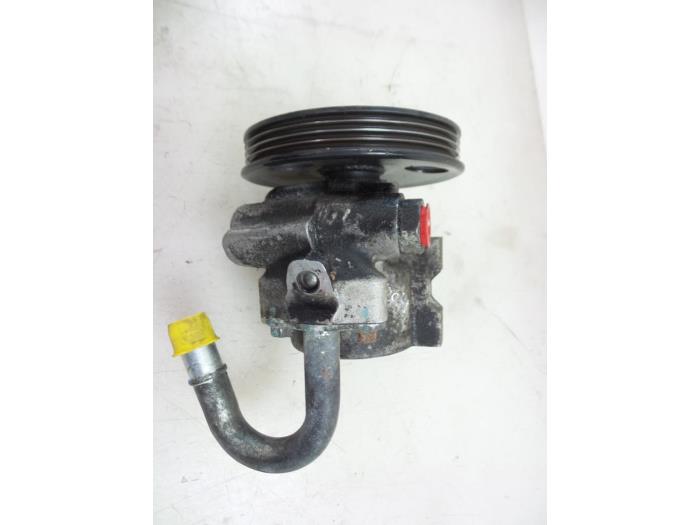 Usagé Pompe de direction Chevrolet Aveo (250) 1.4 16V LS Prix € 35,00 Règlement à la marge proposé par Autobedrijf Broekhuis B.V.