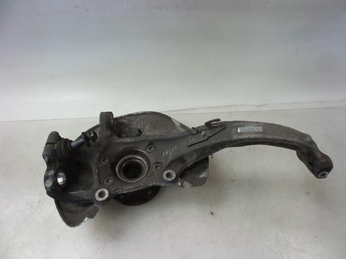 Knuckle, front right from a Audi A5 Sportback Quattro (B8H/B8S) 2.0 TFSI 16V 2010