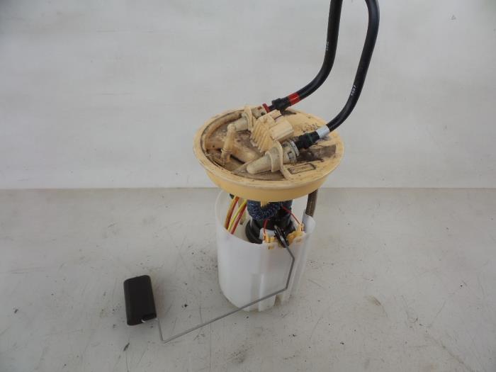 Gebrauchte Kraftstoffpumpe Elektrisch Ford Focus 3 Wagon 1.5 TDCi Preis € 60,00 Margenregelung angeboten von Autobedrijf Broekhuis B.V.