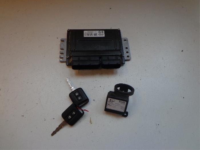 Used Injection computer Nissan Almera (N16) 1.8 16V Price € 40,00 Margin scheme offered by Autobedrijf Broekhuis B.V.