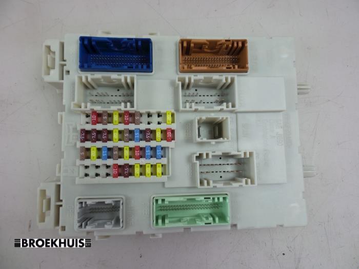 Fuse box from a Ford Kuga II (DM2) 1.5 EcoBoost 16V 120 2018