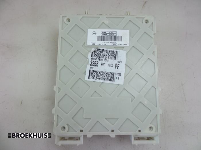 Caja de fusibles de un Ford Kuga II (DM2) 1.5 EcoBoost 16V 120 2018