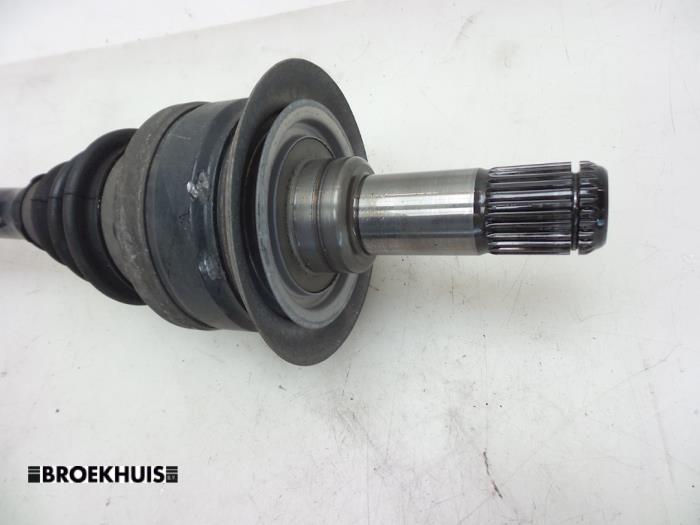 Drive shaft, rear left from a BMW 5 serie Touring (F11) 520d 16V 2016
