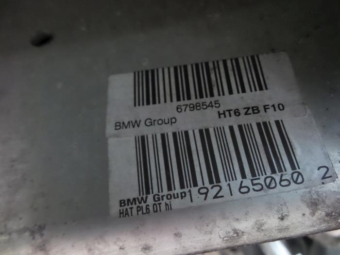Unterrahmen van een BMW 5 serie Touring (F11) 520d 16V 2016