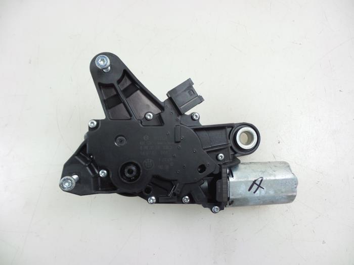 Rear wiper motor from a BMW 5 serie Touring (F11) 520d 16V 2016