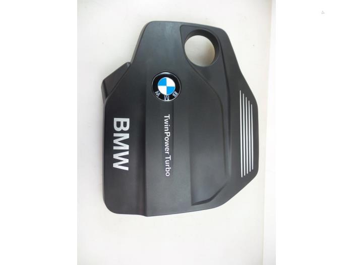 Engine protection panel from a BMW 5 serie Touring (F11) 520d 16V 2016