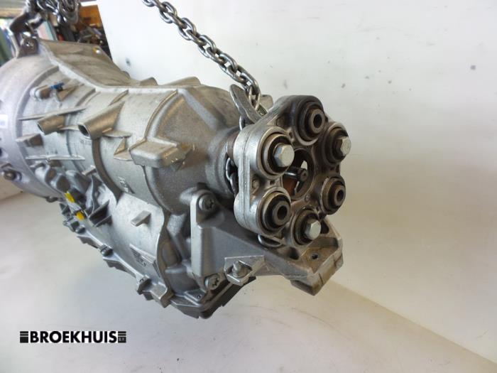 Gearbox from a BMW 5 serie Touring (F11) 520d 16V 2016