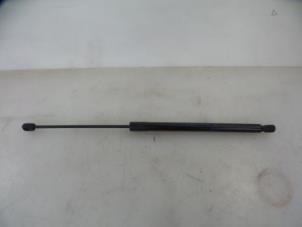 Used Rear gas strut, right Ford Focus 4 1.0 Ti-VCT EcoBoost 12V 100 Price € 15,00 Margin scheme offered by Autobedrijf Broekhuis B.V.