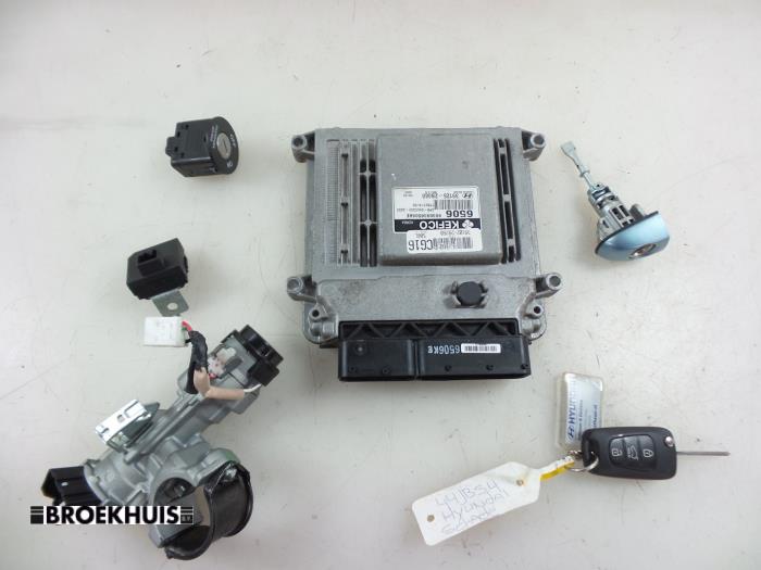 Used Injection computer Hyundai i20 1.4i 16V Price € 100,00 Margin scheme offered by Autobedrijf Broekhuis B.V.