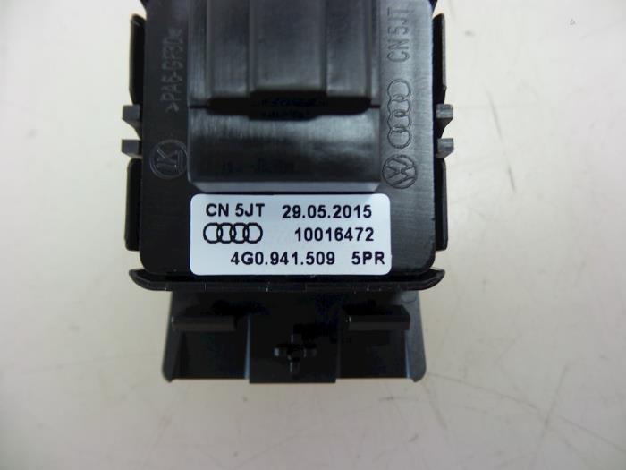 Interruptor de luz de pánico de un Audi A6 (C7) 2.0 TDI 16V 2015