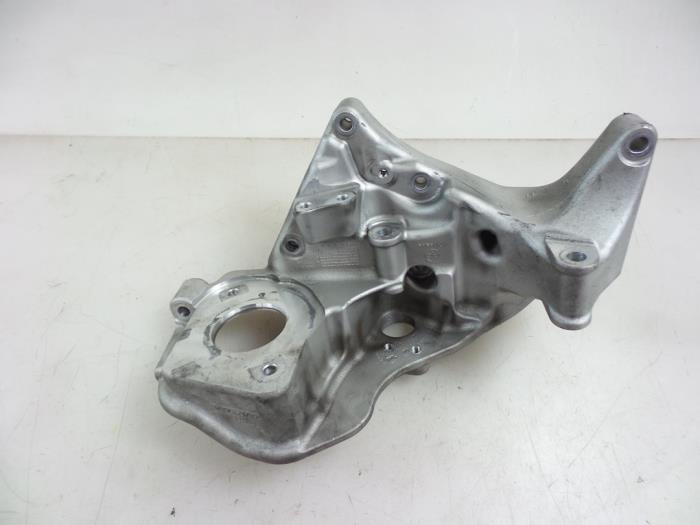 Used Engine mount Volvo V40 (MV) 2.0 D2 16V Price € 30,00 Margin scheme offered by Autobedrijf Broekhuis B.V.