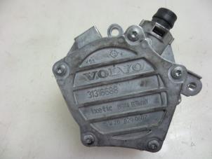 Used Vacuum pump (diesel) Volvo V40 (MV) 2.0 D2 16V Price € 50,00 Margin scheme offered by Autobedrijf Broekhuis B.V.