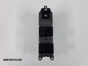Używane Przelacznik elektrycznej szyby Toyota RAV4 (A3) 2.2 D-CAT 16V 4x4 Cena € 20,00 Procedura marży oferowane przez Autobedrijf Broekhuis B.V.