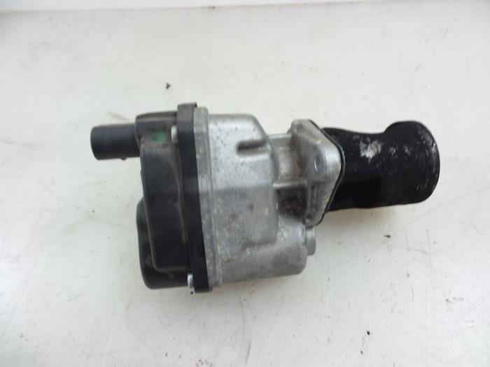 EGR valve Volkswagen Touareg 3.0 TDI V6 24V BlueMotion Technology DPF