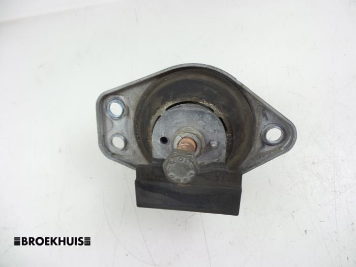 Usagé Support moteur Ferrari 488 GTB 3.9 Turbo V8 32V Prix € 100,00 Règlement à la marge proposé par Autobedrijf Broekhuis B.V.