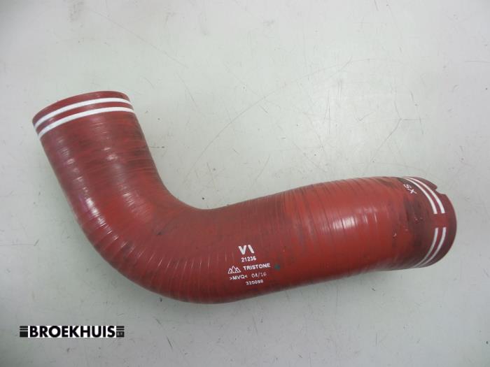 Usagé Tuyau intercooler Ferrari 488 GTB 3.9 Turbo V8 32V Prix € 200,00 Règlement à la marge proposé par Autobedrijf Broekhuis B.V.