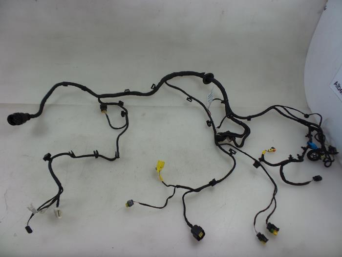 Begagnade Kablage Ferrari 488 GTB 3.9 Turbo V8 32V Pris € 200,00 Marginaltabell erbjuds av Autobedrijf Broekhuis B.V.