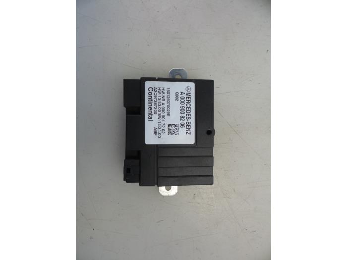 Usagé Module pompe carburant Mercedes V (447.8) 2.1 250 BlueTEC, 250 d 16V 4-Matic Prix € 60,50 Prix TTC proposé par Autobedrijf Broekhuis B.V.