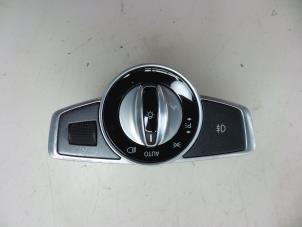 Usados Interruptor de luz Mercedes V (447.8) 2.1 250 BlueTEC, 250 d 16V 4-Matic Precio € 42,35 IVA incluido ofrecido por Autobedrijf Broekhuis B.V.