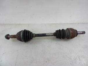 Used Front drive shaft, left Opel Zafira (M75) 1.6 16V Price € 25,00 Margin scheme offered by Autobedrijf Broekhuis B.V.