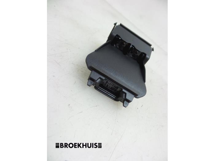 Begagnade Bromsassistanssensor Mazda 2 (DJ/DL) 1.5 SkyActiv-G 90 Pris € 50,00 Marginaltabell erbjuds av Autobedrijf Broekhuis B.V.