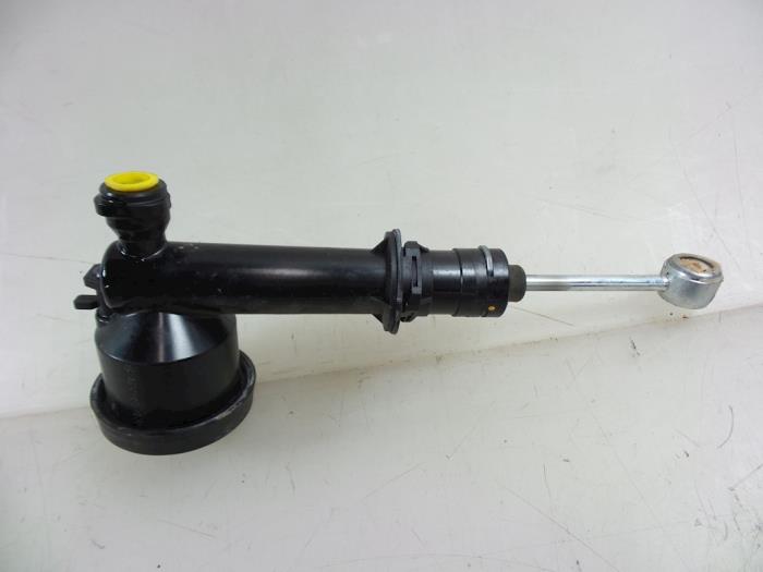 Clutch master cylinder Iveco New Daily VI 33S14, 35C14, 35S14