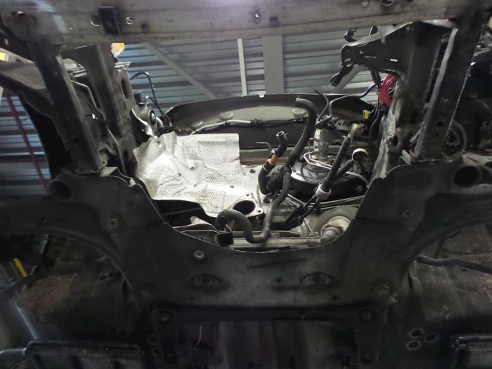 Usados Subchasis Renault Grand Scénic III (JZ) 1.4 16V TCe 130 Precio € 100,00 Norma de margen ofrecido por Autobedrijf Broekhuis B.V.