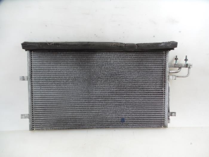 Usagé Radiateur clim Ford Focus 2 Wagon 1.6 TDCi 16V 110 Prix € 35,00 Règlement à la marge proposé par Autobedrijf Broekhuis B.V.