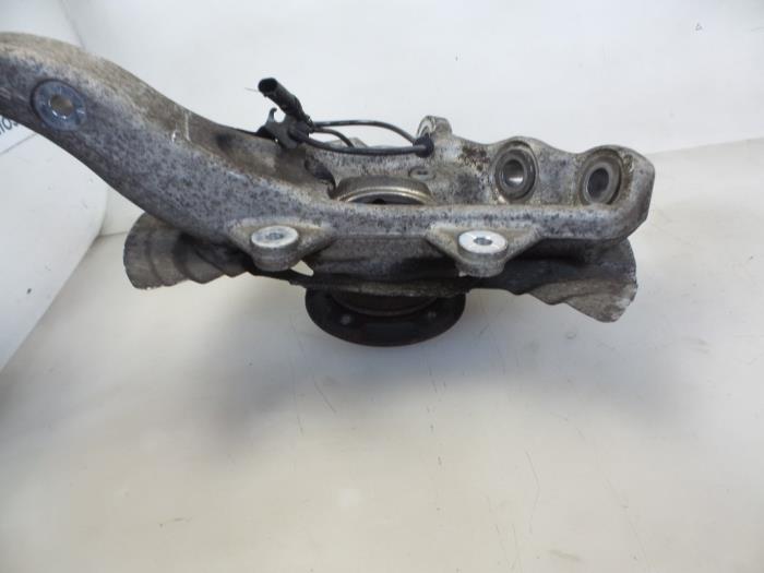 Knuckle, front left from a BMW X5 (F15) xDrive 30d 3.0 24V 2015