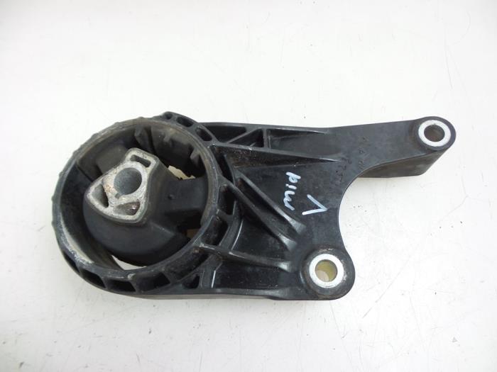 Used Engine mount Opel Insignia 1.4 Turbo 16V Ecotec Price € 25,00 Margin scheme offered by Autobedrijf Broekhuis B.V.
